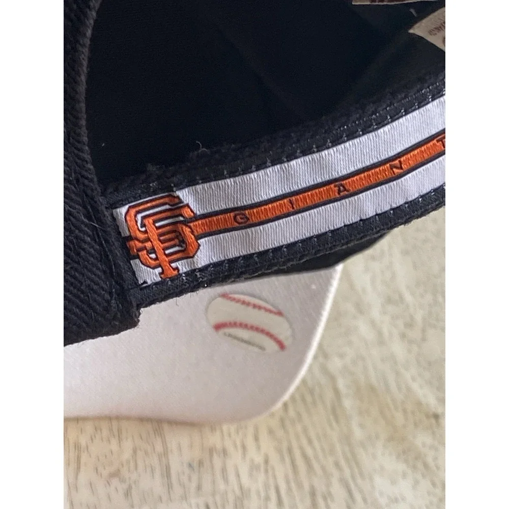 San Francisco Giants '47 Brand Black White Split Design Adj‎ OS Genuine Merch